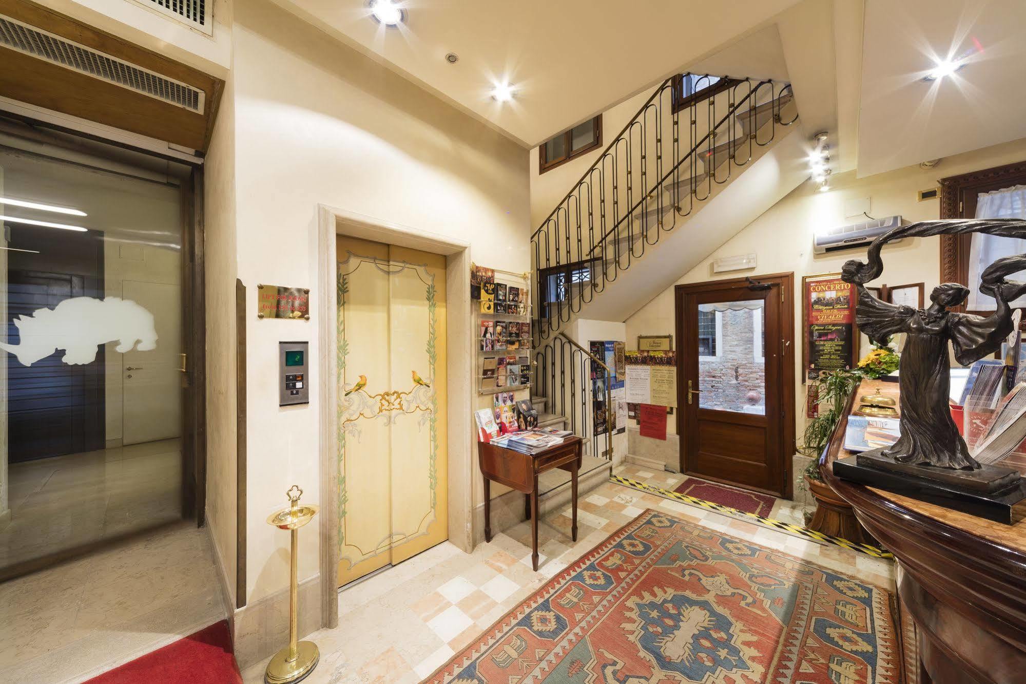 Hotel Al Ponte Dei Sospiri Venice Ngoại thất bức ảnh
